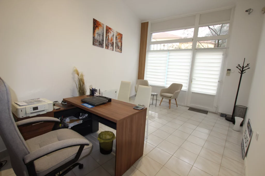 Korzó ingatlan iroda interior